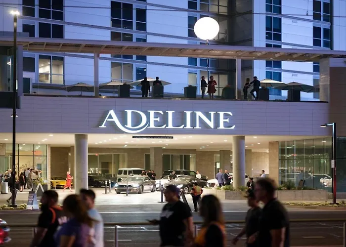 Cozysuites At Adeline Apartment *