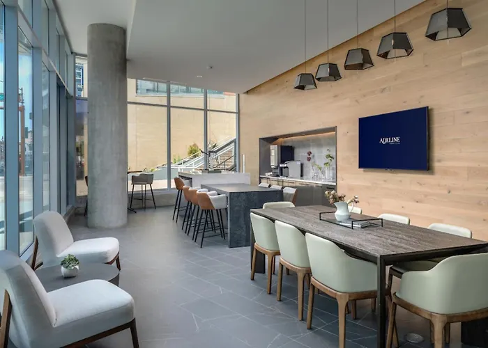 Cozysuites At Adeline