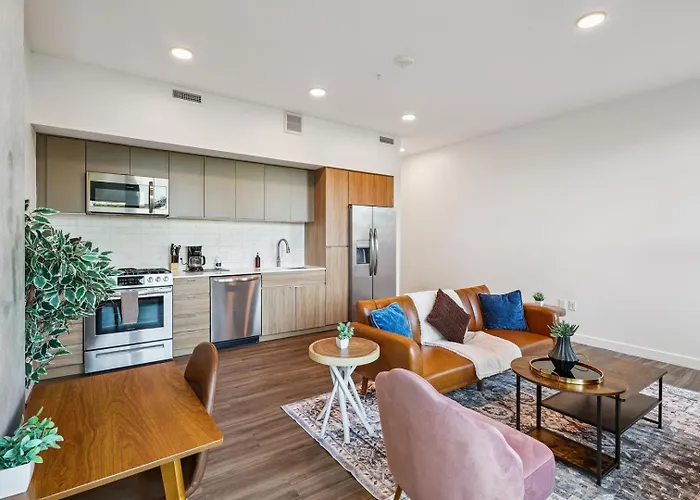 Cozysuites At Adeline