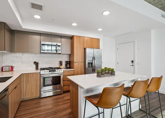Cozysuites At Adeline Apartment *