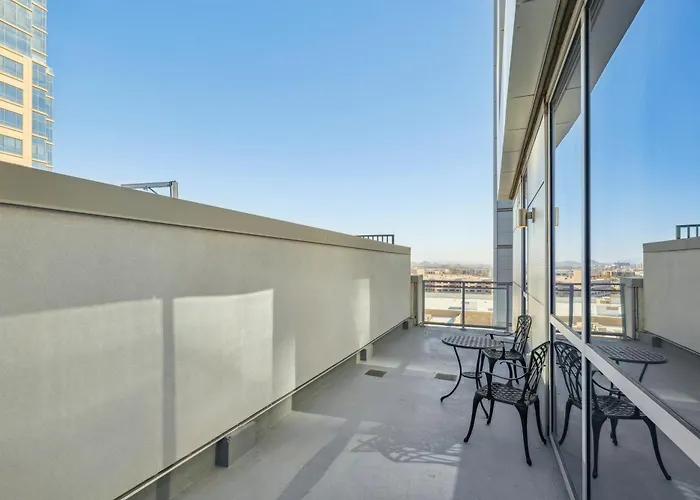 Cozysuites At Adeline Phoenix