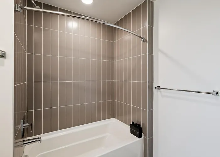 Cozysuites At Adeline