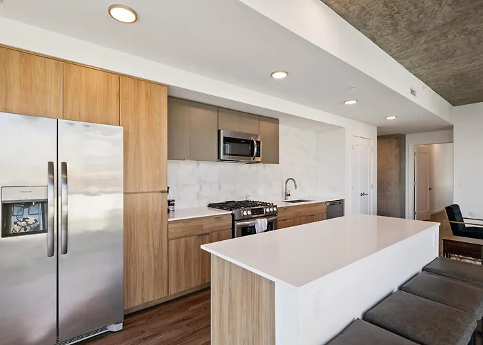 Cozysuites At Adeline Apartment *